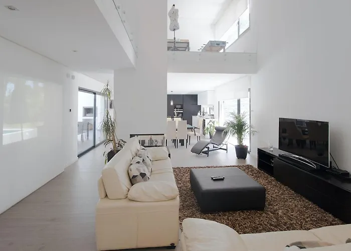 Alfazema Iv Aroeira (Setubal)